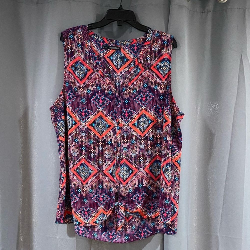 Geometric Maurice’s blouse with front tie- size 3
